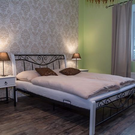 Dum Pod Radnici Pokoje Žamberk Extérieur photo