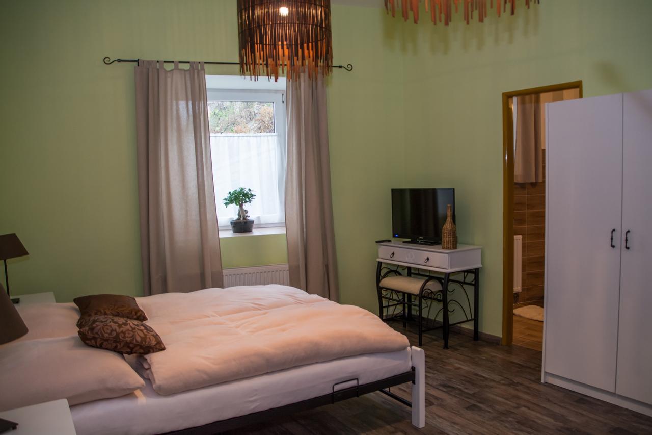 Dum Pod Radnici Pokoje Žamberk Extérieur photo